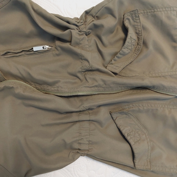 Army green jacket 🌲 - Picture 5 of 6